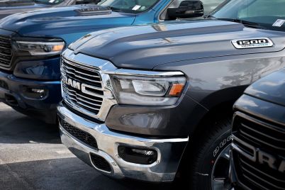 jeep-maker-stellantis-expects-first-half-net-loss-of-2-7-billion-as-tariffs-bite-scaled.jpg