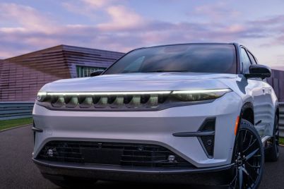 jeep-reveals-all-electric-wagoneer-s-in-ev-offensive-starting-at-72000-scaled.jpg