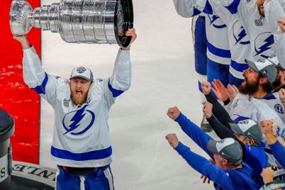 jeff-vinik-sells-stake-in-nhls-tampa-bay-lightning-to-investor-group-scaled.jpg