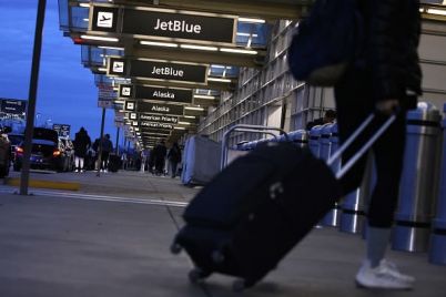 jetblue-offers-some-pilots-early-retirement-packages-union-says.jpg