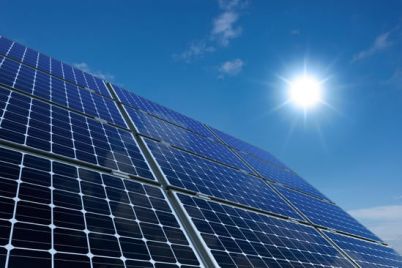 jinkosolar-shares-fall-over-10-following-preliminary-2024-financial-results.jpg