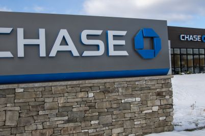 jpmorgan-chase-is-opening-more-small-town-branches-in-middle-america-scaled.jpg