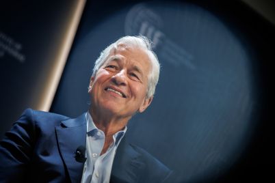 jpmorgan-chase-reaches-deal-to-become-apple-card-issuer-as-goldman-closes-chapter-on-consumer-foray.jpg