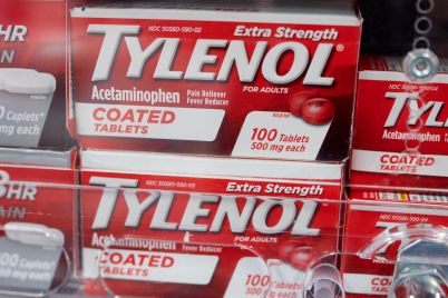 kimberly-clark-agrees-to-buy-tylenol-owner-kenvue-in-48-7-billion-deal-creating-consumer-staples-giant-scaled.jpg
