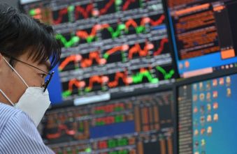 korean-stocks-a-62-billion-outflow-amidst-record-rally.jpg