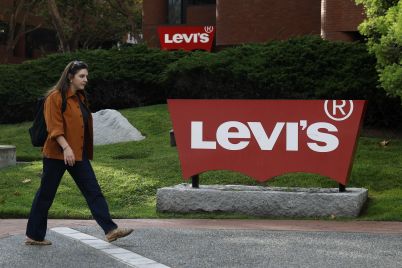 levi-strauss-beats-expectations-on-the-top-and-bottom-lines-raises-guidance.jpg