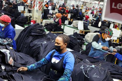 levi-strauss-raises-sales-guidance-says-it-will-absorb-some-tariff-costs-for-now-scaled.jpg
