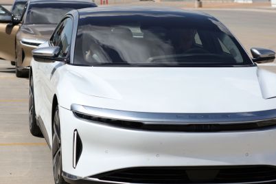 lucid-ceo-says-the-ev-start-up-could-eventually-be-valued-like-tesla-the-skys-the-limit-scaled.jpg