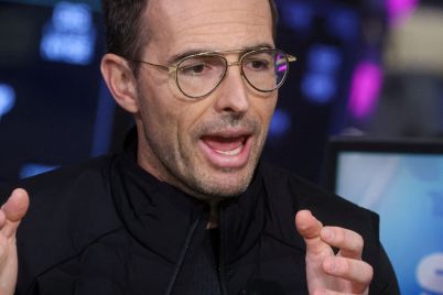 lululemon-ceo-calvin-mcdonald-to-depart-in-january-as-retailer-struggles-to-compete-woo-shoppers-scaled.jpg