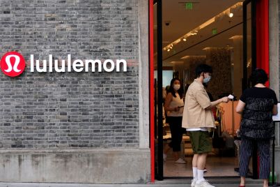 lululemon-shares-pop-12-despite-lackluster-earnings-report-and-guidance-scaled.jpg