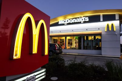 mcdonalds-shares-fall-after-cdc-says-e-coli-outbreak-linked-to-quarter-pounders-scaled.jpg
