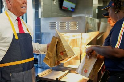 mcdonalds-tells-u-s-restaurants-its-not-a-political-brand-after-trump-visit-scaled.jpg