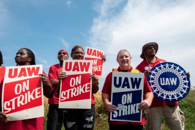 mercedes-benz-workers-in-alabama-vote-against-uaw-union-membership-scaled.jpg