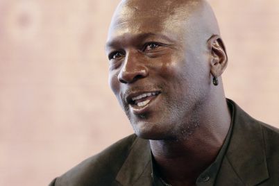 michael-jordan-giannis-antetokounmpo-lift-luxury-watch-start-up-watchbox-to-valuation-nearing-1-billion-scaled.jpg