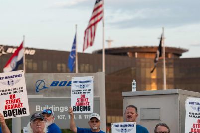 more-than-3000-boeing-defense-workers-go-on-strike-after-rejecting-contract-scaled.jpg