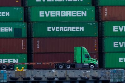 most-retail-executives-expect-trump-to-walk-back-reciprocal-tariffs-survey-finds-scaled.jpg