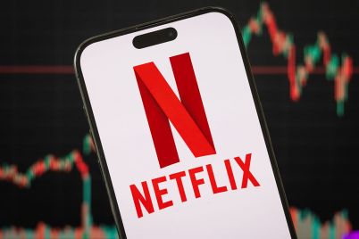 netflix-posts-earnings-beat-as-revenue-grows-16-in-second-quarter.jpg