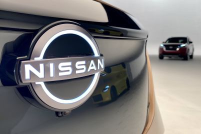nissans-new-hybrid-is-a-u-s-first-that-mixes-ev-driving-with-a-gas-engine.jpg