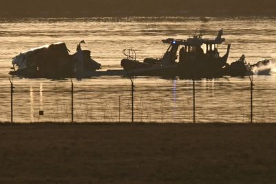 no-survivors-in-american-airlines-collision-with-army-helicopter-officials-say.jpg