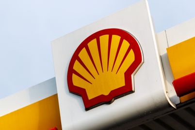 oil-giant-shell-posts-profit-beat-keeps-share-buyback-pace-steady-at-3-5-billion-scaled.jpg