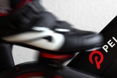 peloton-fires-back-at-its-portrayal-in-sex-and-the-city-reboot-with-own-parody-ad-hes-alive-scaled.jpg