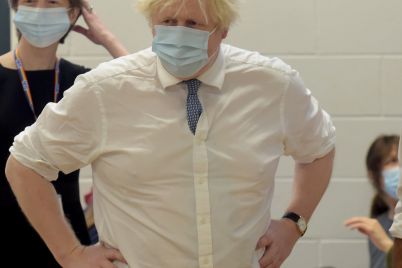prime-minister-boris-johnson-says-at-least-one-patient-has-died-with-the-omicron-covid-variant-in-the-uk-scaled.jpg