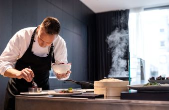 private-chef-salaries-soar-a-lucrative-shift-in-luxury-staffing-strategy.jpg