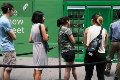robinhood-shares-drop-after-the-online-brokerage-fails-to-get-the-nod-to-join-the-sp-500-scaled.jpg