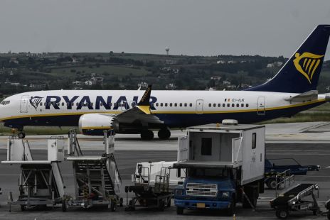 ryanair-stock-plunge-navigating-soaring-fuel-costs-and-geopolitical-headwinds.jpg