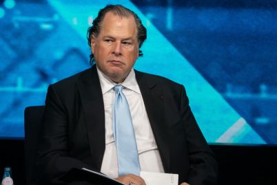 salesforce-ai-push-alpha-generation-amidst-market-skepticism.jpg