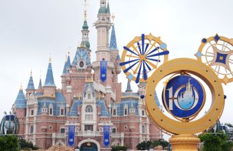 shanghai-disneylands-enduring-success-a-strategic-oasis-amidst-chinas-economic-headwinds.jpg
