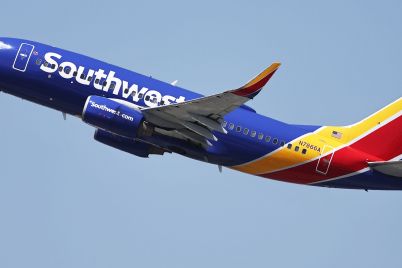 southwest-and-american-airlines-raise-sales-outlooks-shares-jump-scaled.jpg