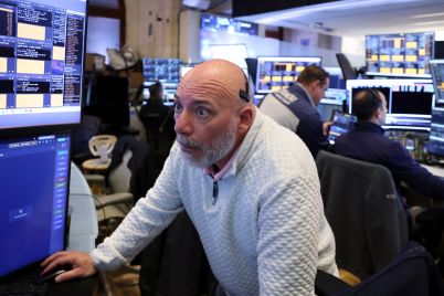 sp-500-heads-for-its-best-month-since-2020-plus-apple-earnings-on-deck.jpg