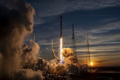 spacex-and-t-mobile-send-first-texts-via-starlink-satellites.jpg