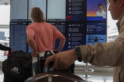 stakes-are-high-with-shutdown-over-airlines-predict-record-numbers-of-travelers-this-thanksgiving-scaled.jpg