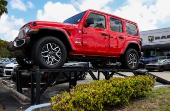 stellantis-profit-surge-north-america-drives-293-million-euro-turnaround.jpg