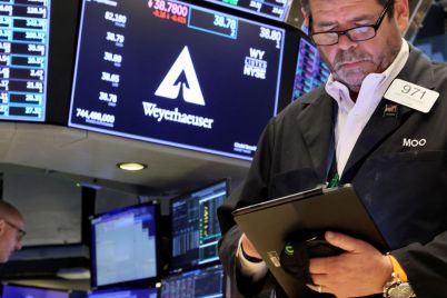 stock-futures-are-little-changed-after-the-major-averages-dip-investors-mull-recession-concern-scaled.jpg