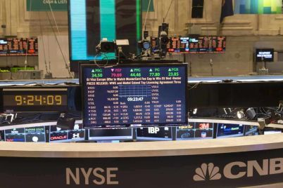 stocks-fall-ahead-of-us-november-payroll-report.jpg