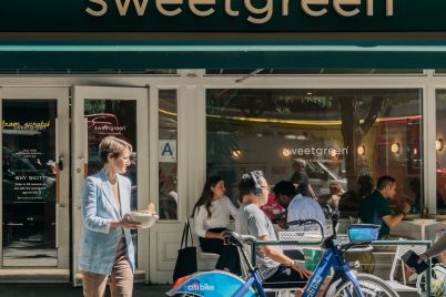 sweetgreen-shares-drop-25-after-salad-chain-cuts-outlook-for-the-second-time-in-two-quarters-scaled.jpg
