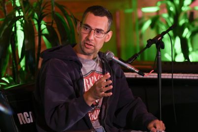 taylor-swift-music-producer-jack-antonoff-slams-live-nation-ceo-claims-of-underpriced-concert-tickets.jpg