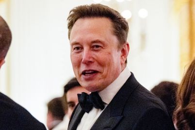 tesla-roadster-breakthrough-engineering-powers-future-mobility.jpg