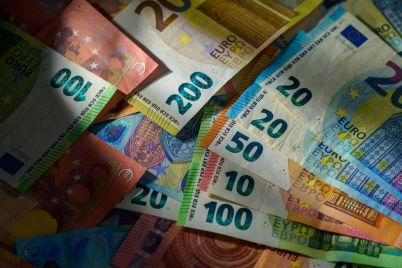 the-bears-are-in-control-of-the-euro-make-this-1-trade-now.jpg