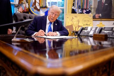 the-global-wealthy-are-lining-up-for-trumps-1-million-gold-card-after-price-cut.jpg