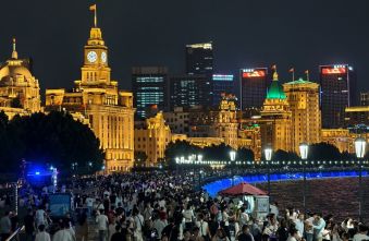 tourism-price-wars-intensify-asset-volatility-in-chinas-consumer-sector.jpg
