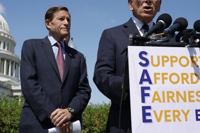 u-s-lawmakers-introduce-bill-to-put-regulations-on-sports-betting-operators-scaled.jpg