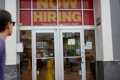 u-s-payrolls-grew-by-256000-in-december-much-more-than-expected-unemployment-rate-falls-to-4-1-scaled.jpg