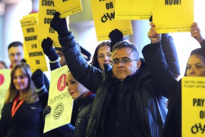 united-airlines-flight-attendants-reject-contract-with-immediate-raises-of-at-least-26-scaled.jpg