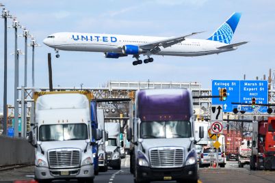 united-airlines-gives-two-2025-profit-outlooks-calling-economy-impossible-to-predict.jpg