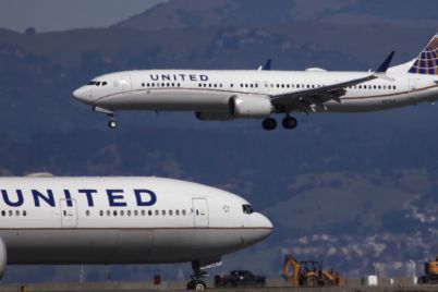united-airlines-jumps-17-on-strong-earnings-forecast-cuts-2024-fleet-plan-on-boeing-delays-scaled.jpg