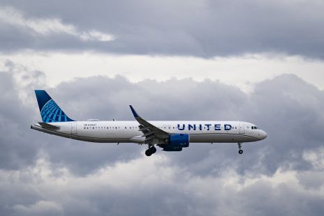 united-airlines-slashes-2026-forecast-as-fuel-costs-surge.jpg
